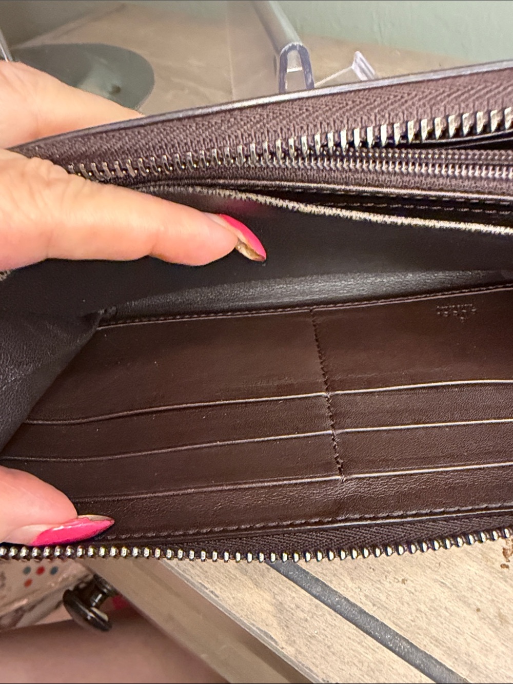 Gucci Microguccissima Zip Around Wallet in Unique Metallic Gold to Bronze - Picture 11 of 11